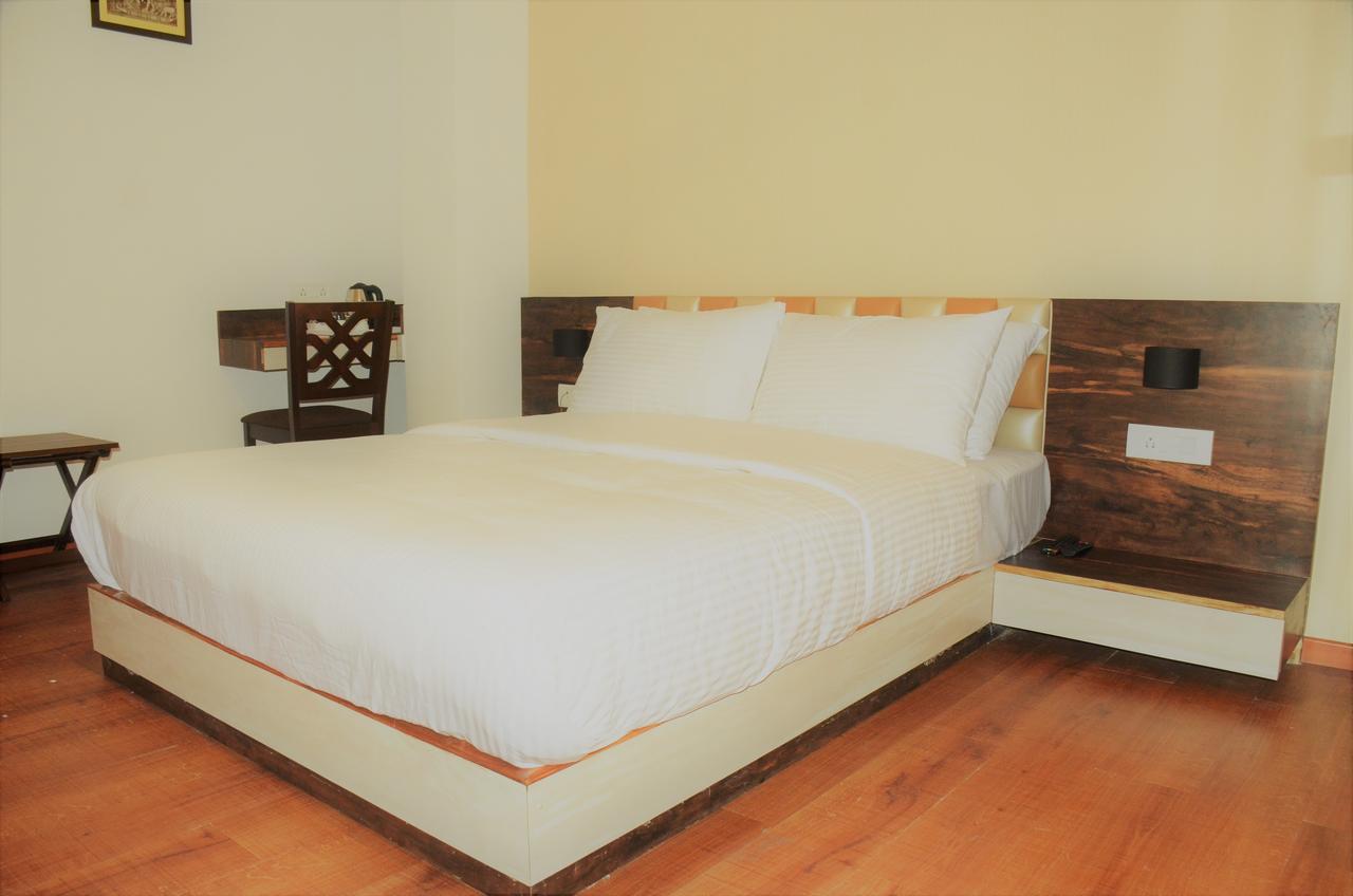 Hotel Aura Shillong Esterno foto
