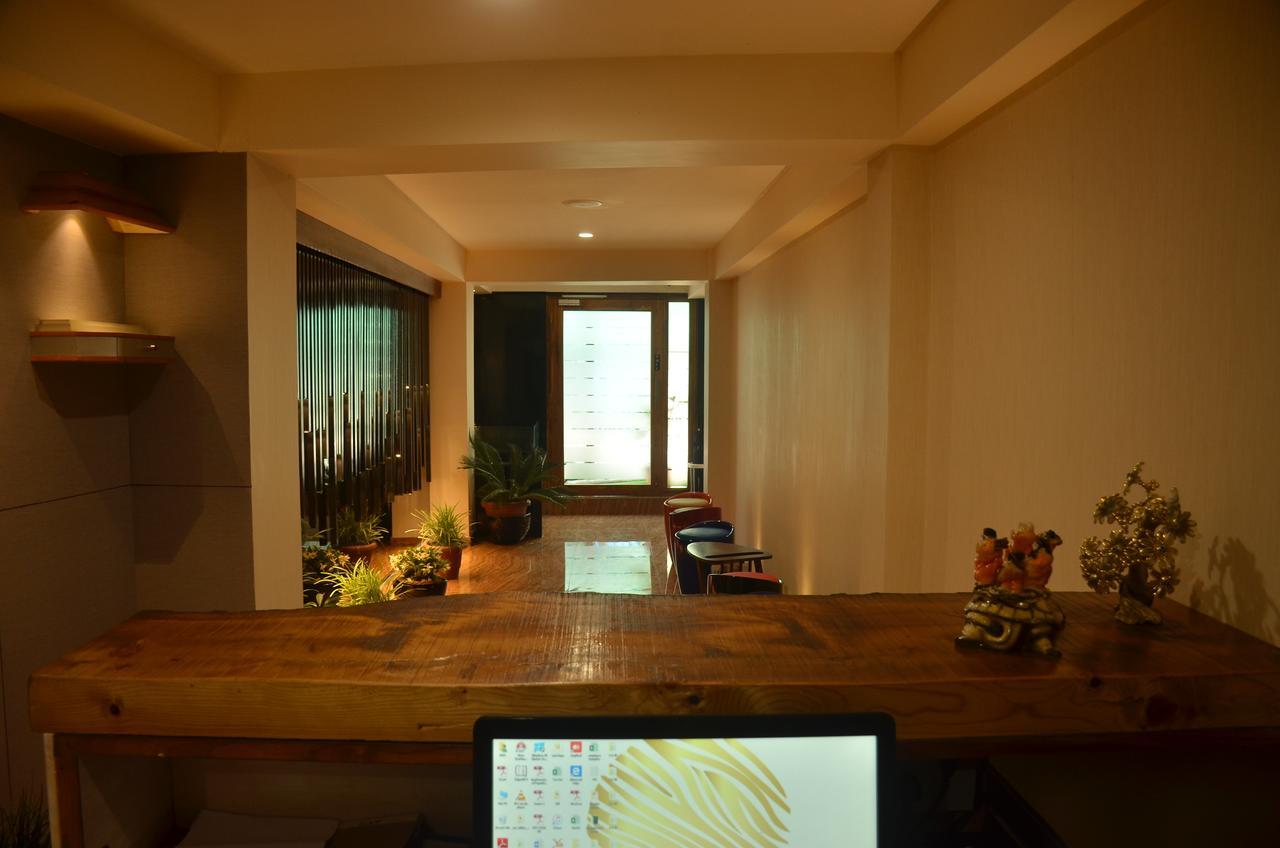 Hotel Aura Shillong Esterno foto