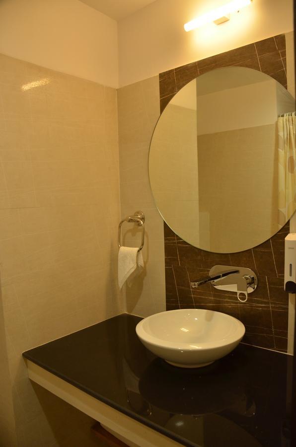 Hotel Aura Shillong Esterno foto