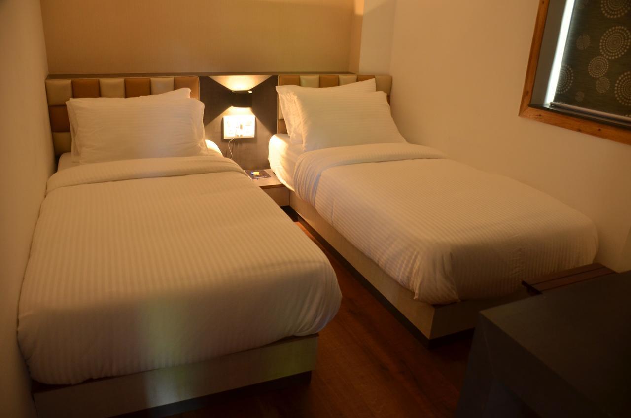 Hotel Aura Shillong Esterno foto