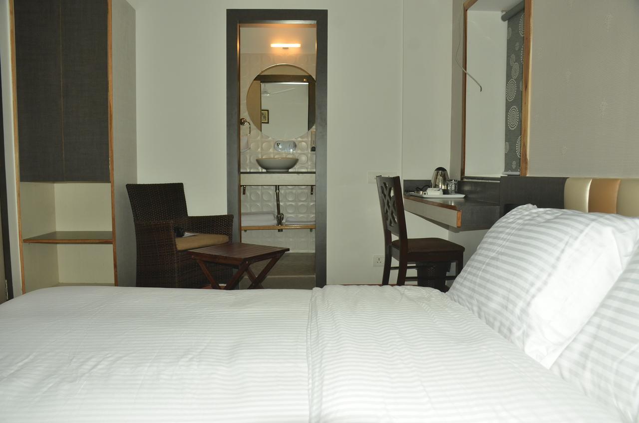 Hotel Aura Shillong Esterno foto